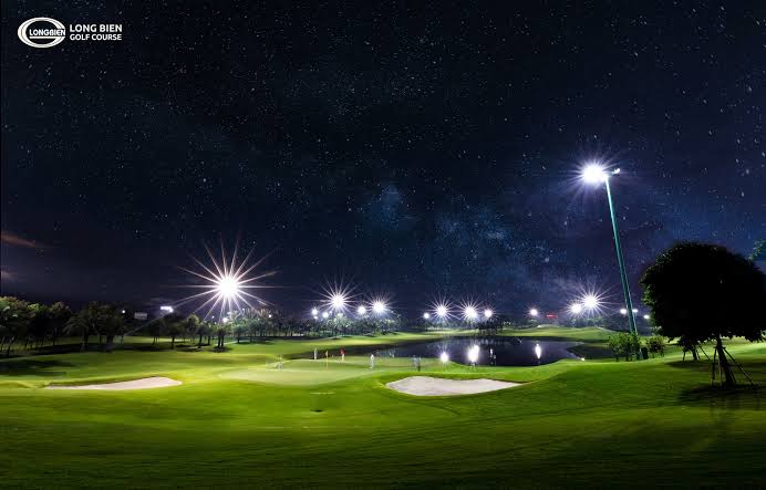 Đèn đêm Night Golf rực rỡ tại Sân Golf Long Biên