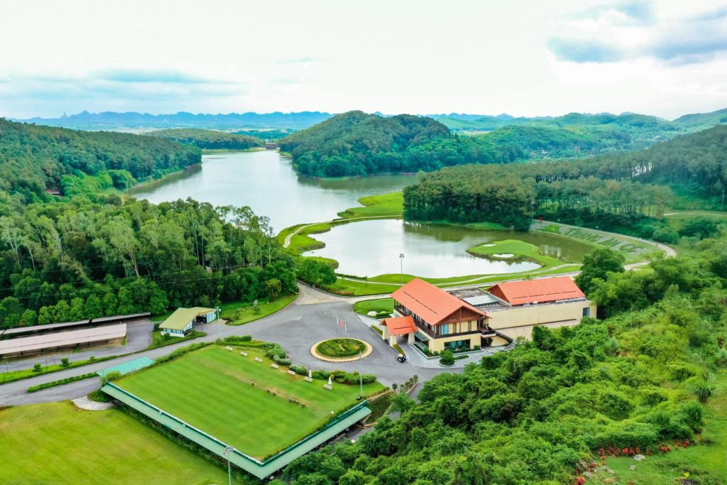 Nhà Câu Lạc Bộ Clubhouse sang trọng tại Tràng An Golf Resort