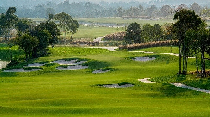 Đường Fairway và Green tuyệt đẹp tại Sân Lake Course Sky Lake