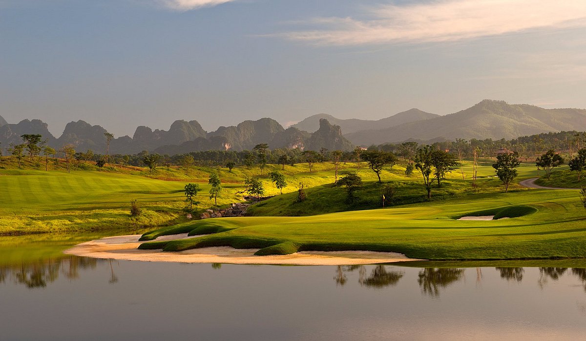 Không gian tự nhiên núi đồi xanh mát tại Sky Course Sky Lake Resort