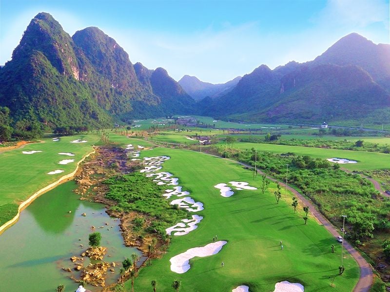 Khu vực Front Nine hố golf thung lũng hồ nước Stone Valley