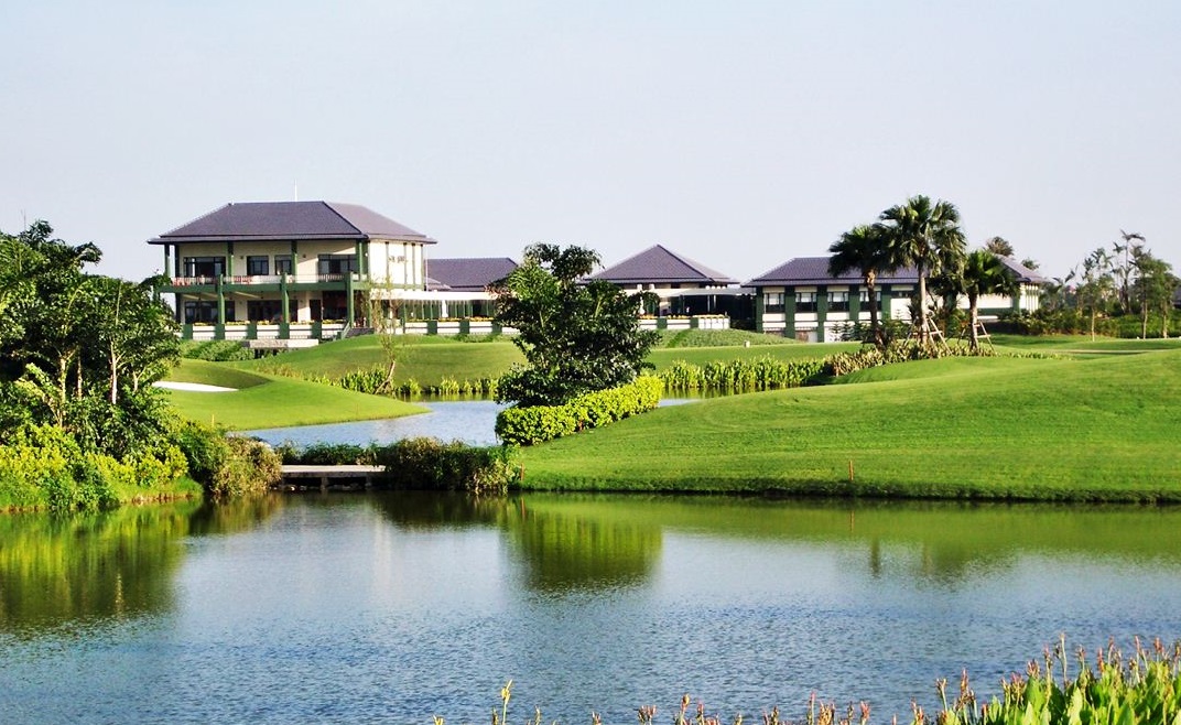 Toàn cảnh sân Vân Trì Golf Club từ trên cao